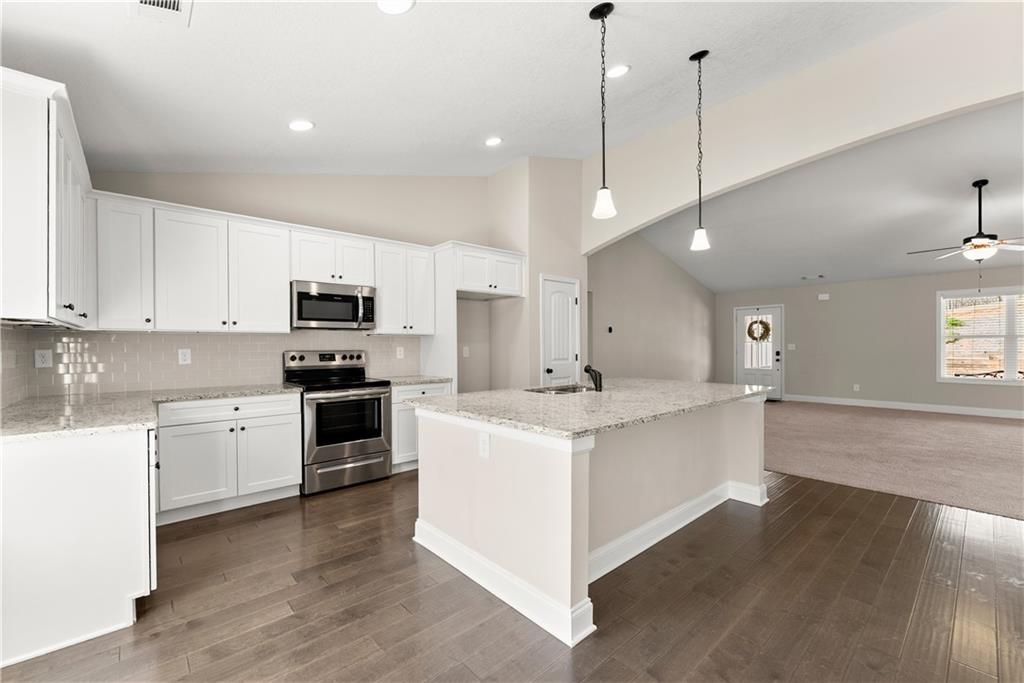 561 Oconee Lane Commerce, GA 30529 - Photo 4 of 18