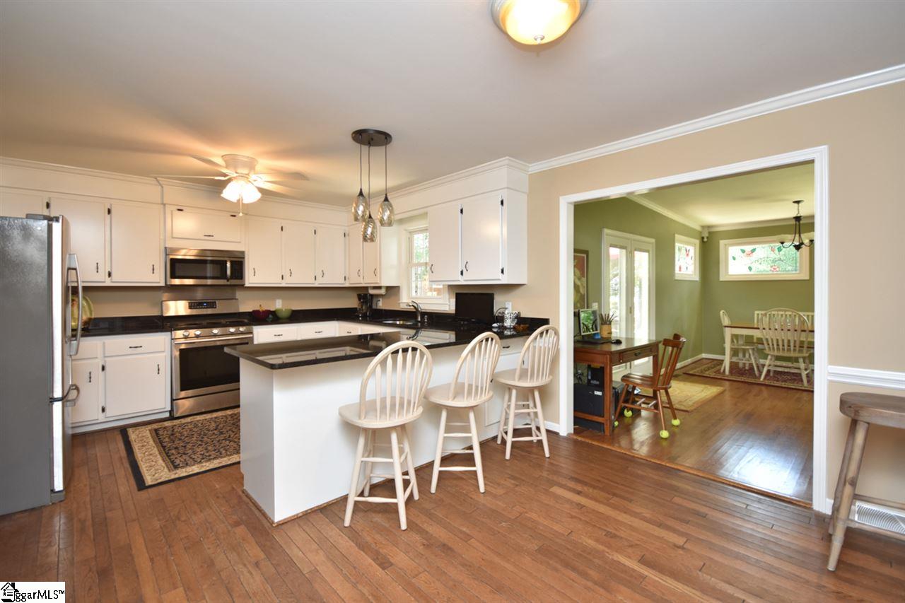 101 Stone Ridge Court Greer, SC 29650 - Photo 6 of 31 Gallery Image 6