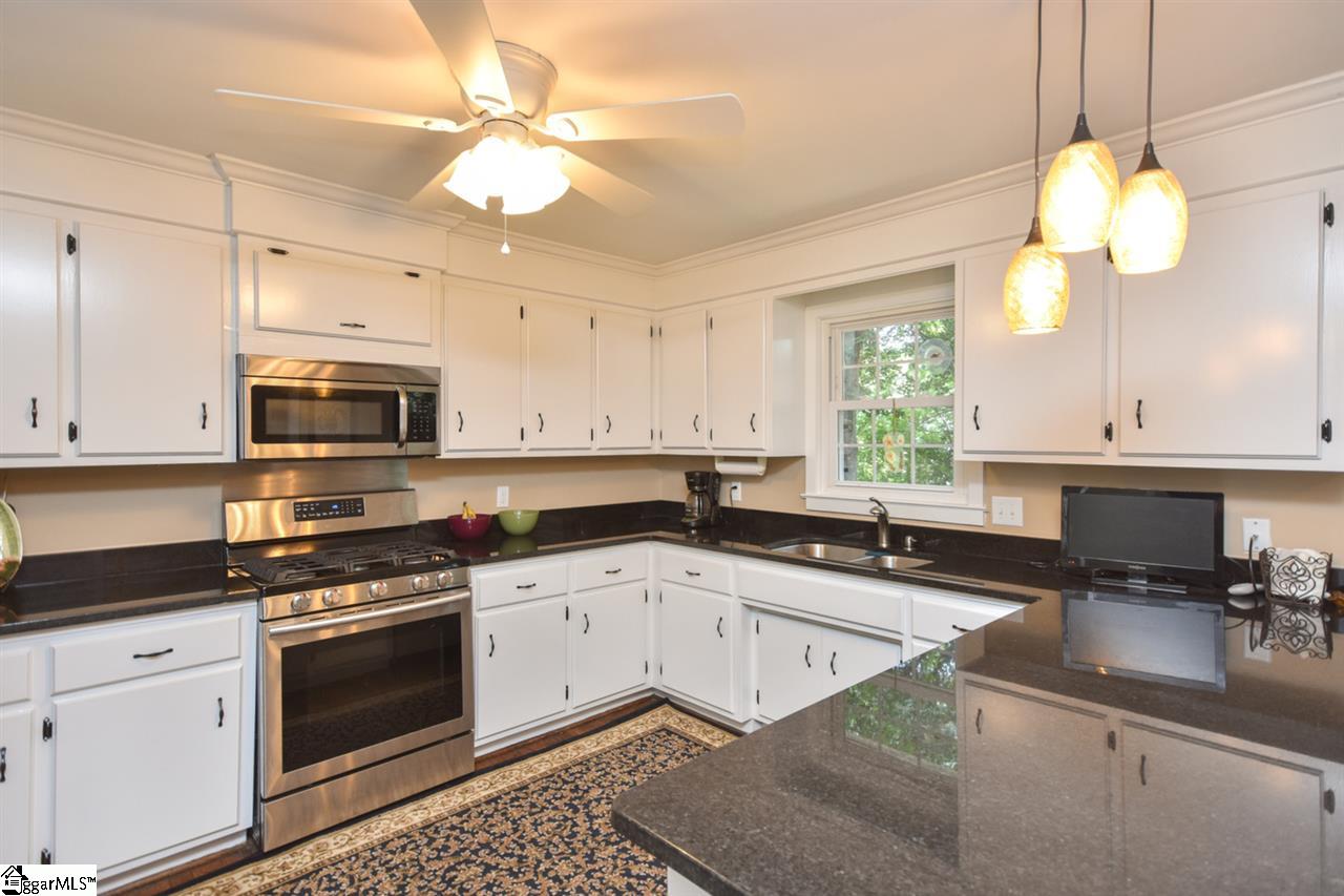 101 Stone Ridge Court Greer, SC 29650 - Photo 8 of 31 Gallery Image 8