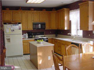 1456 West Rockspray Road Jamison, PA 18929 - Photo 2 of 6 Gallery Image 2