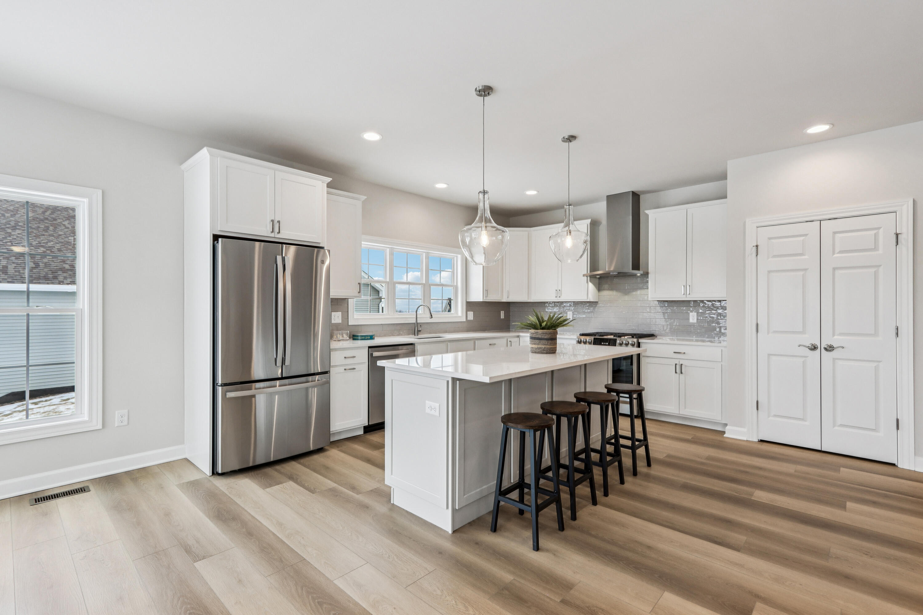 527 North Boulder Ridge Drive Lake Geneva, WI 53147 - Photo 15 of 41 SR 114 Newberry II PRINT IMAGES (21)