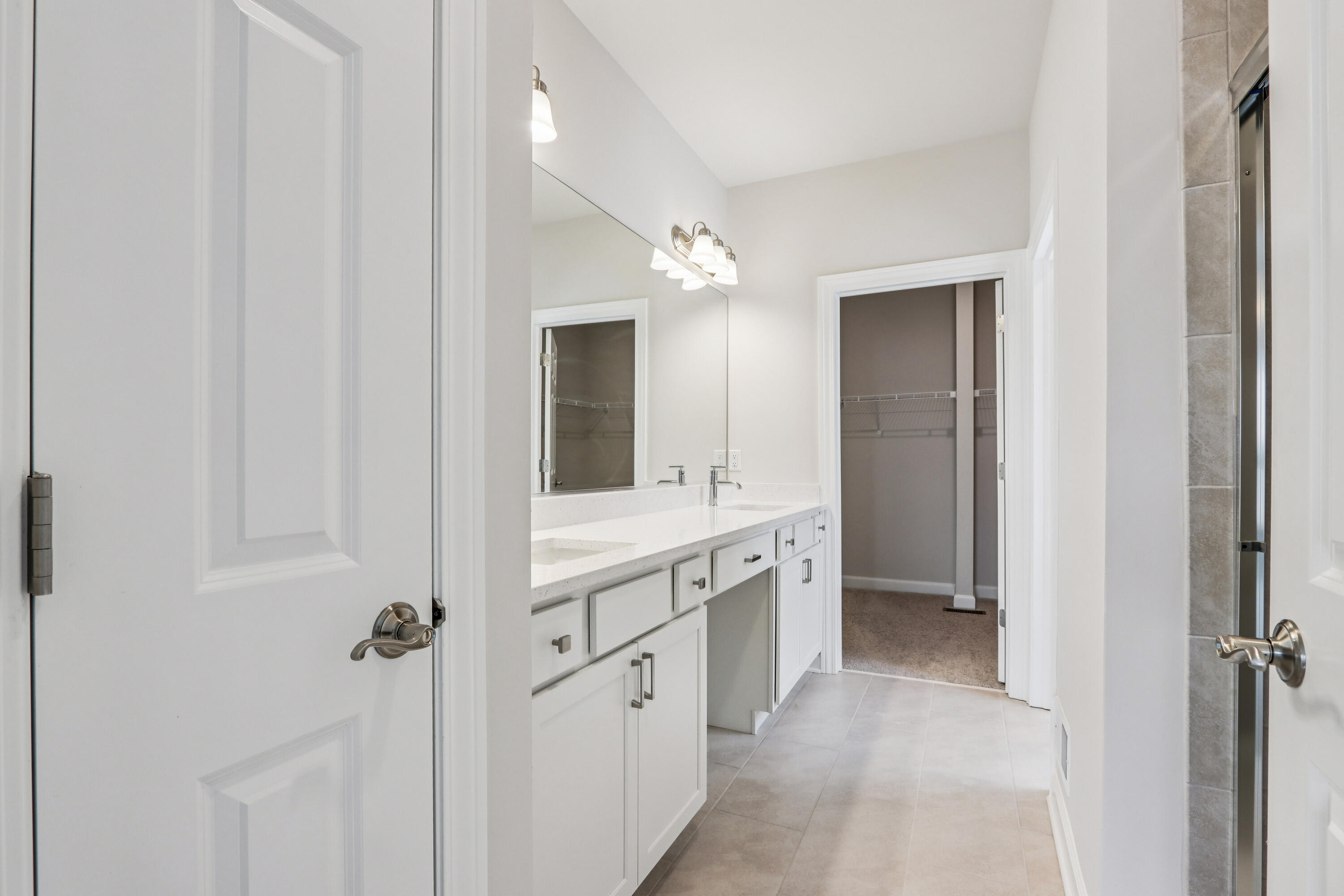 527 North Boulder Ridge Drive Lake Geneva, WI 53147 - Photo 33 of 41 Primary Bath