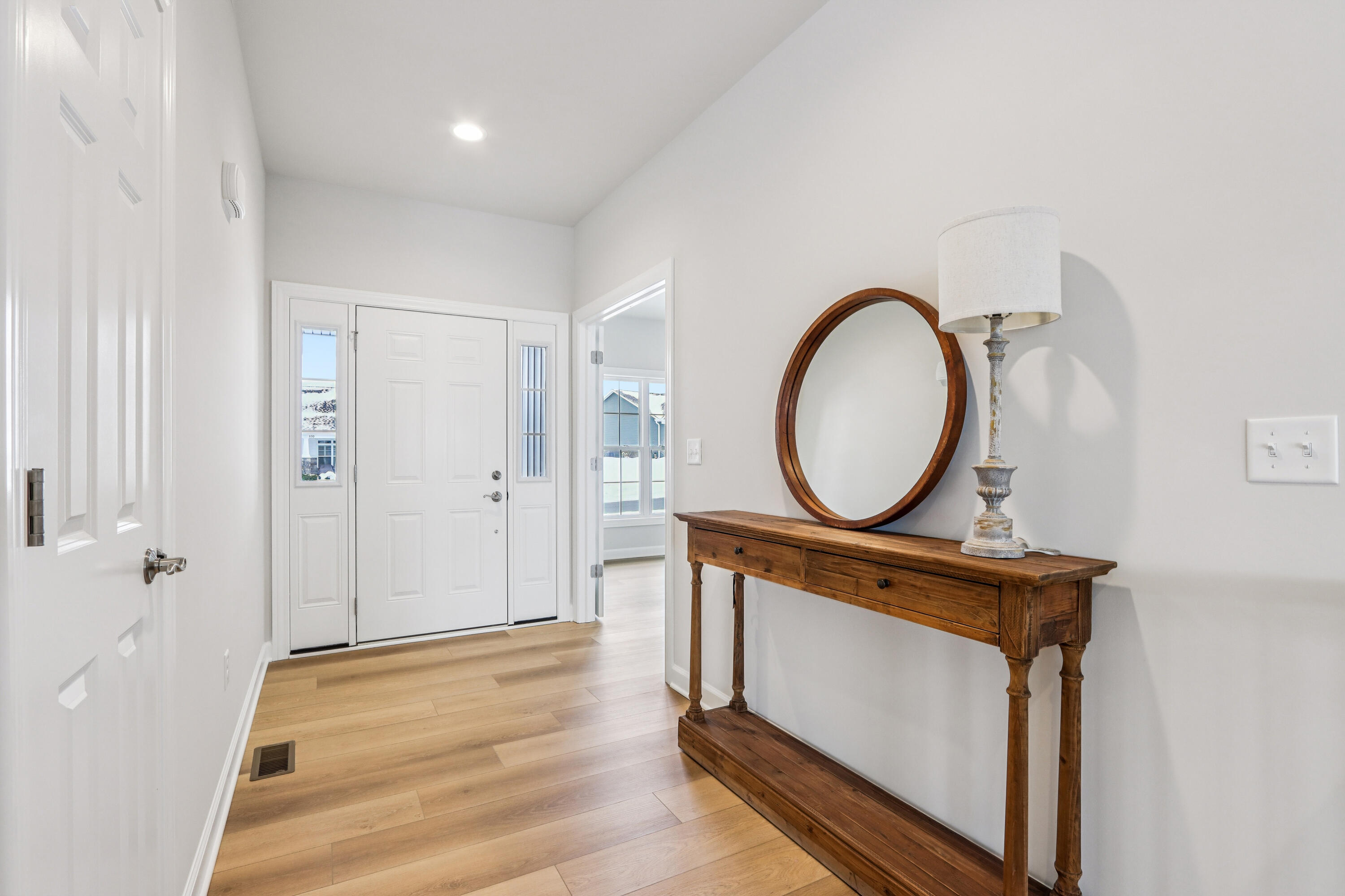 527 North Boulder Ridge Drive Lake Geneva, WI 53147 - Photo 4 of 41 Entry