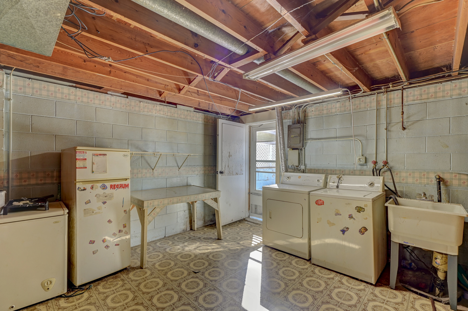 2602 Fairway Drive Joliet, IL 60435 - Photo 16 of 20 a utility room with dryer and washer