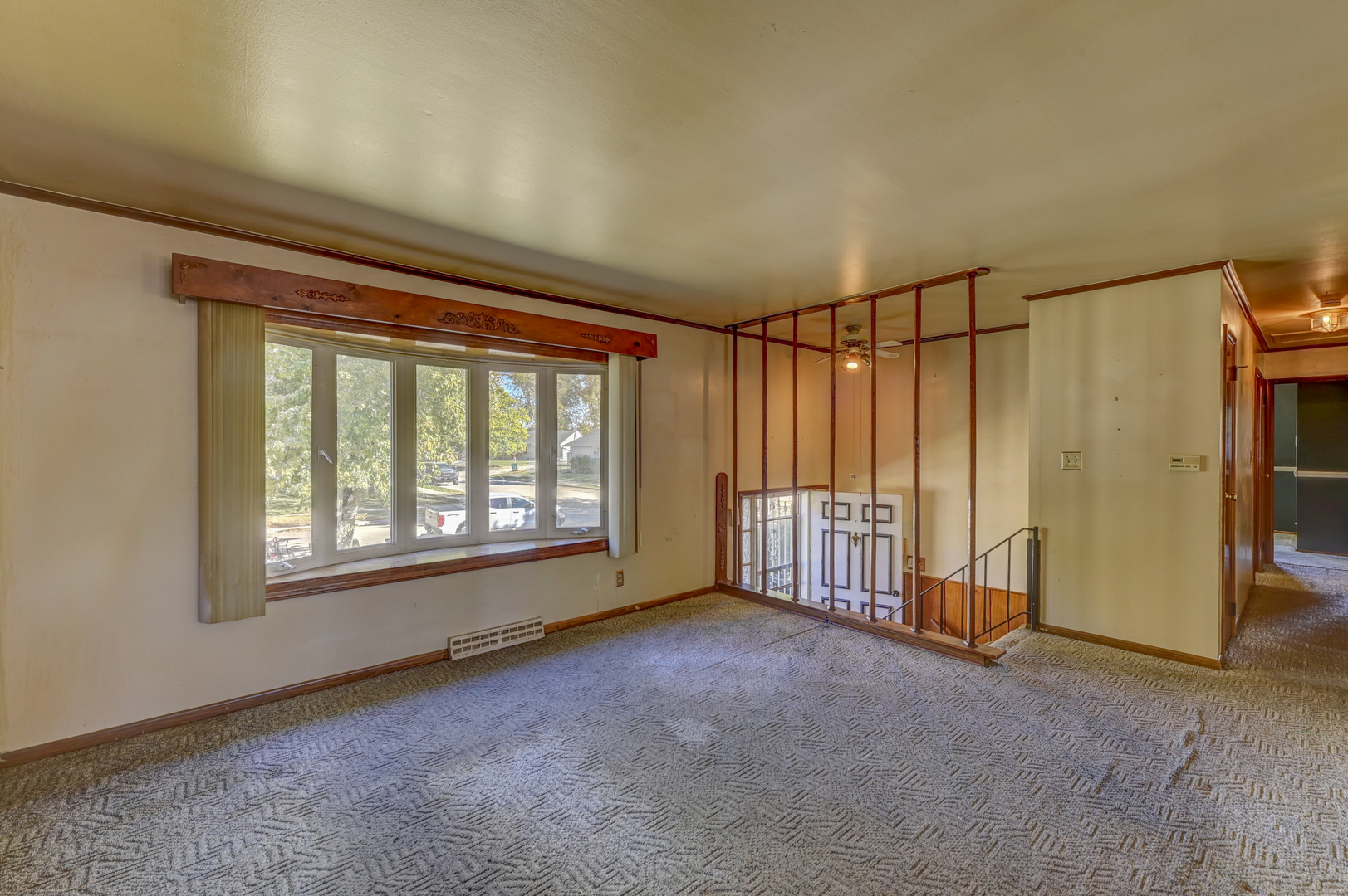 2602 Fairway Drive Joliet, IL 60435 - Photo 4 of 20 an empty room with windows