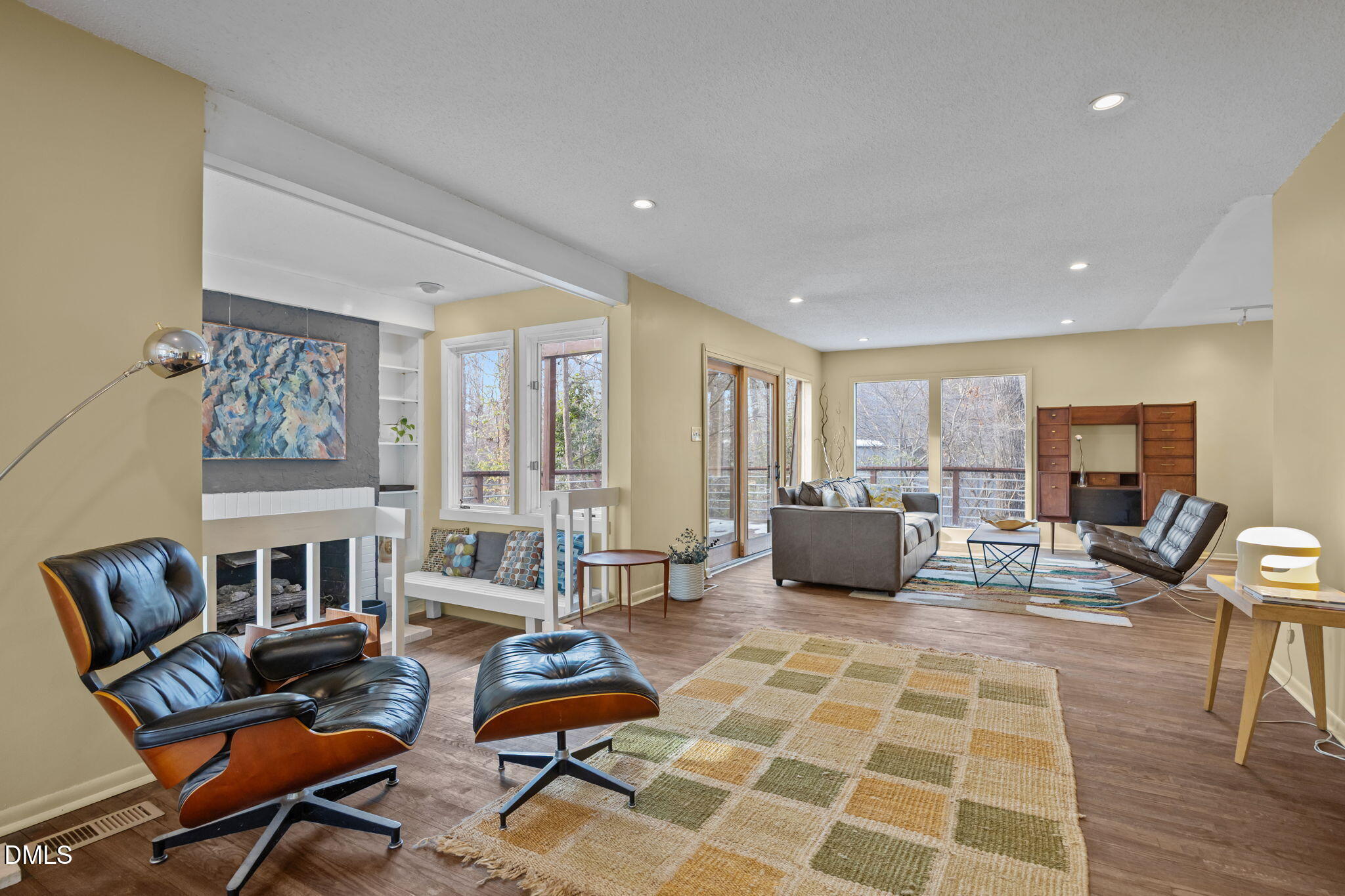1108 Hemingway Drive Raleigh, NC 27609 - Photo 8 of 68 Living Room