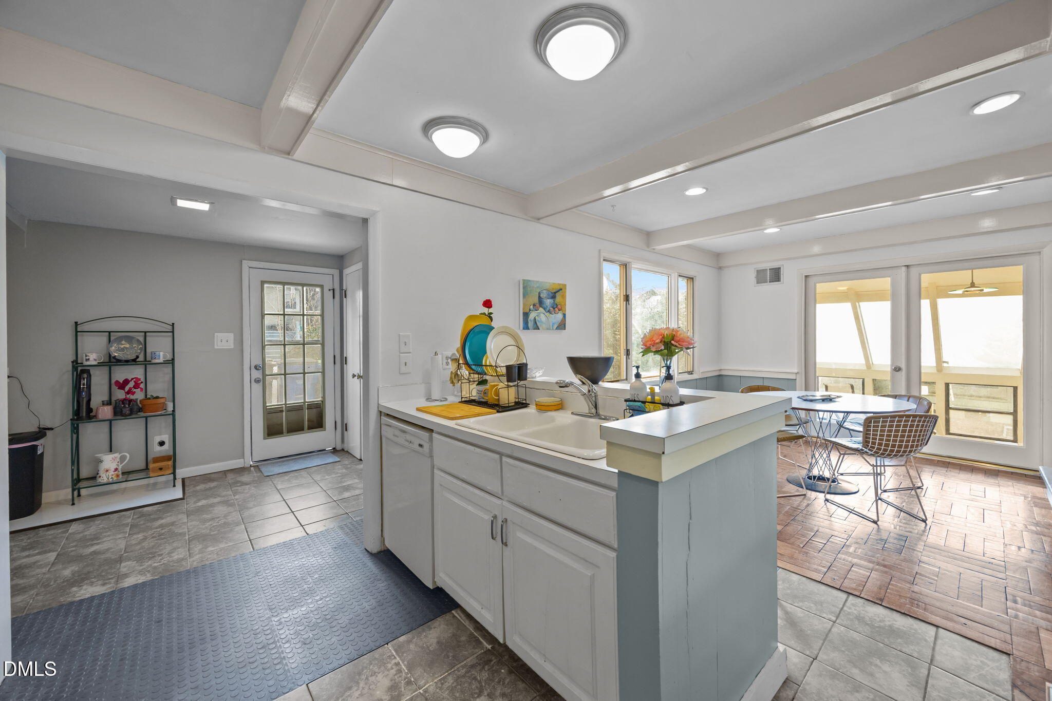 1108 Hemingway Drive Raleigh, NC 27609 - Photo 23 of 68 Kitchen