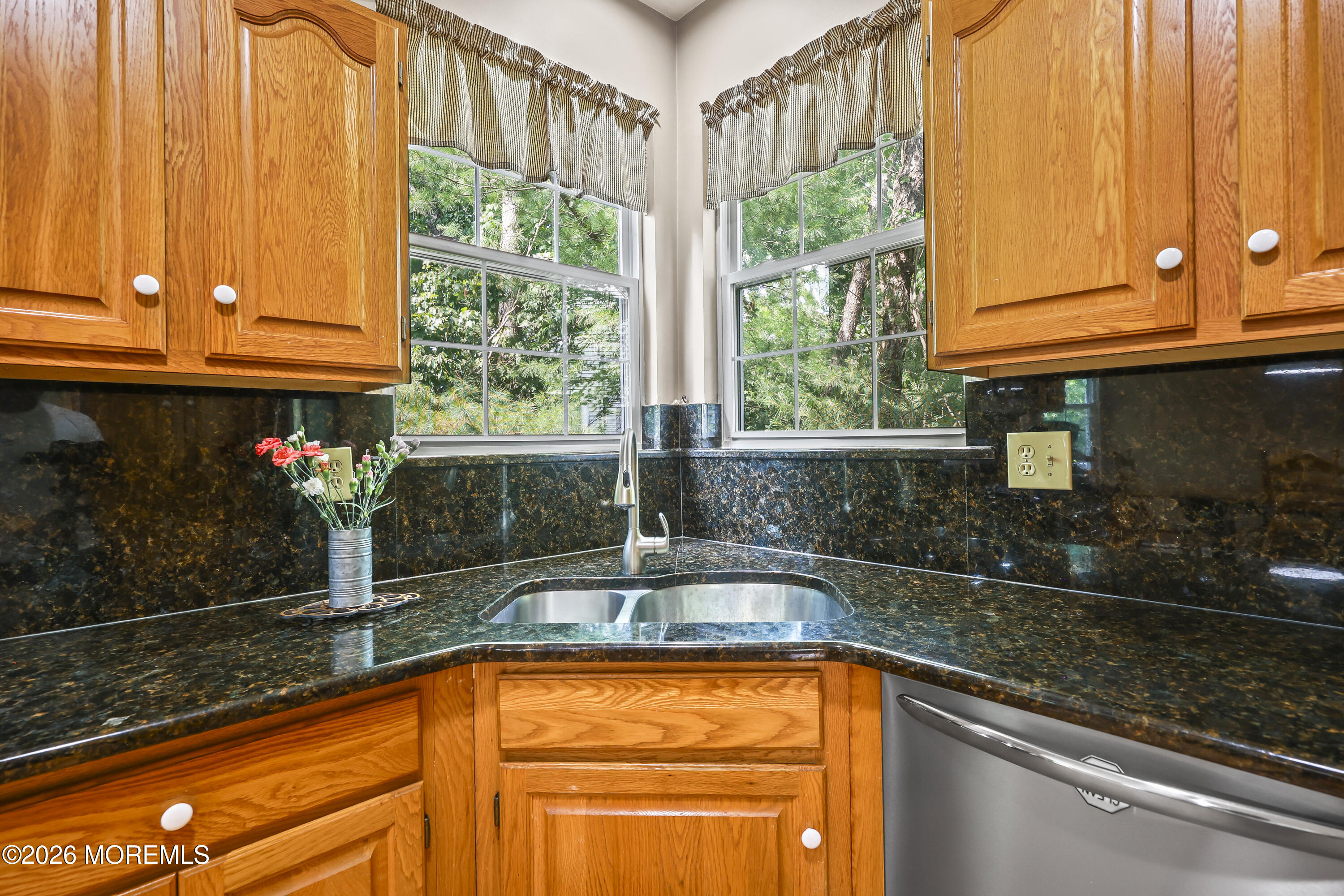 18 Queens Pass Colts Neck, NJ 07722 - Photo 18 of 61 16-print-LPM_2242