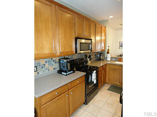 2530 Asher View Court Raleigh, NC 27606 - Photo 3 of 25 The kitchen is GREAT!