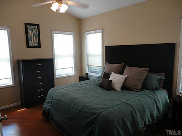 2530 Asher View Court Raleigh, NC 27606 - Photo 9 of 25 Gallery Image 9