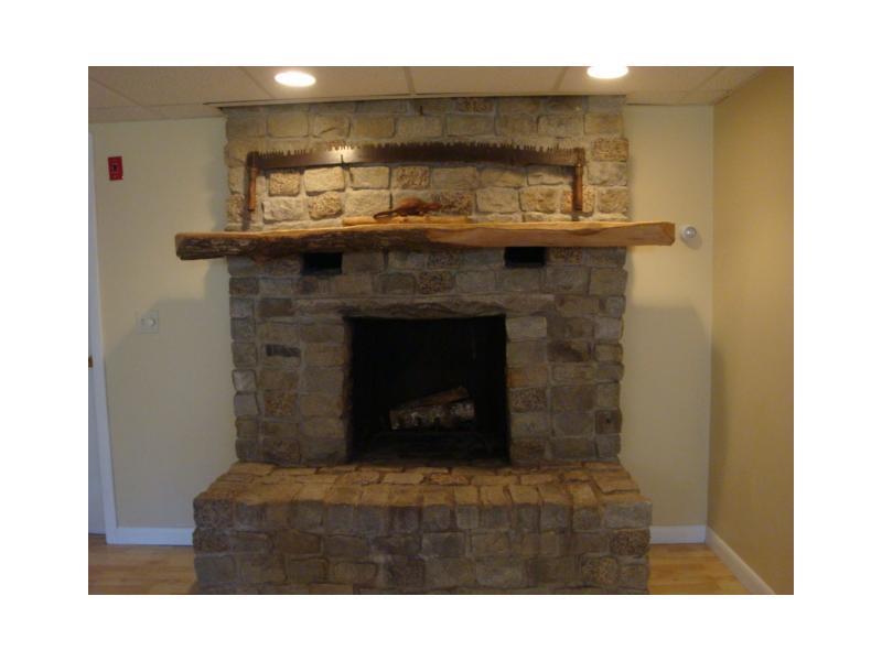 321 Kenduskeag Road Levant, ME 04456 - Photo 6 of 35 Den/Family/Great Room.