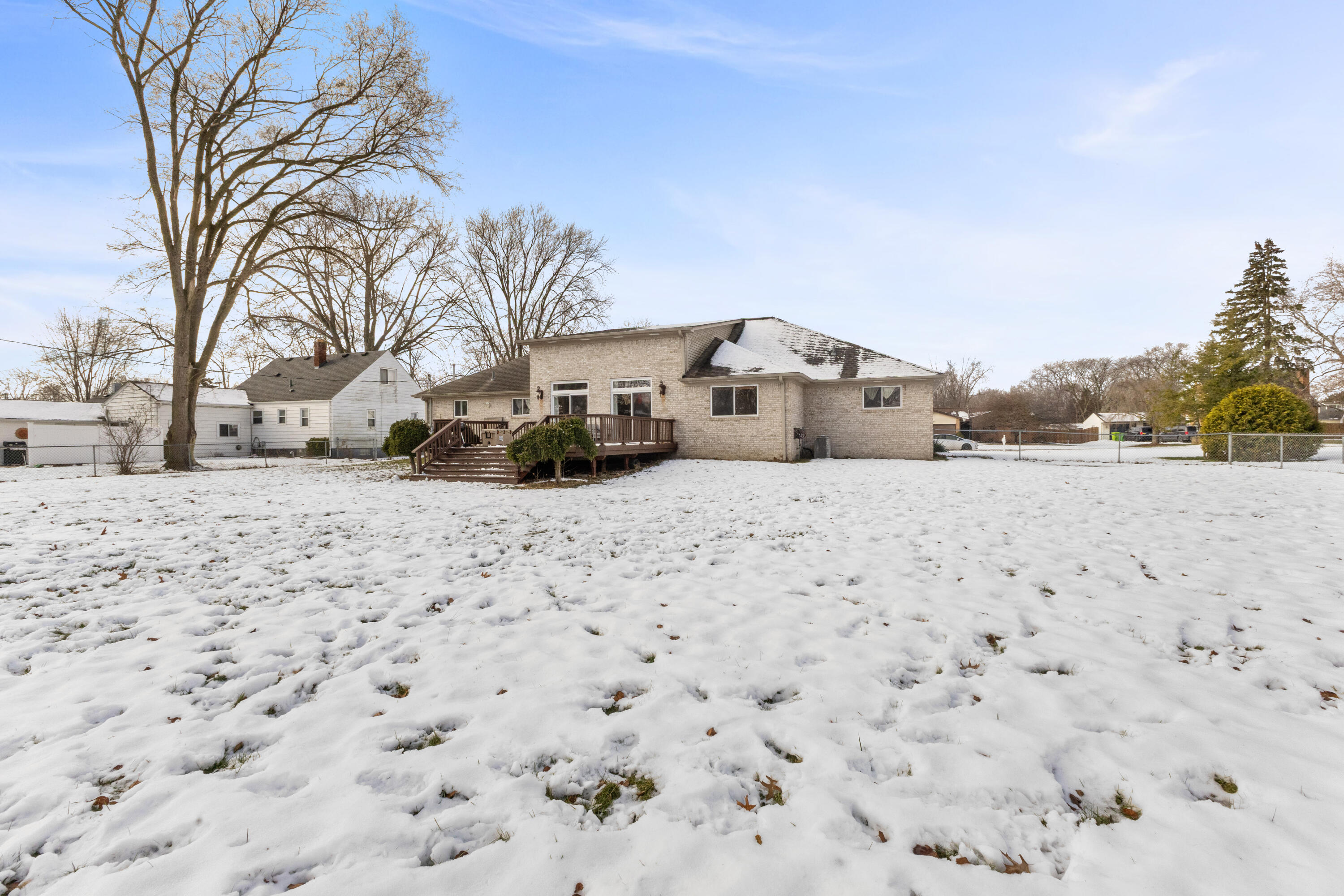 39340 Hamon Street Harrison Township, MI 48045 - Photo 32 of 36 Back- Facing house