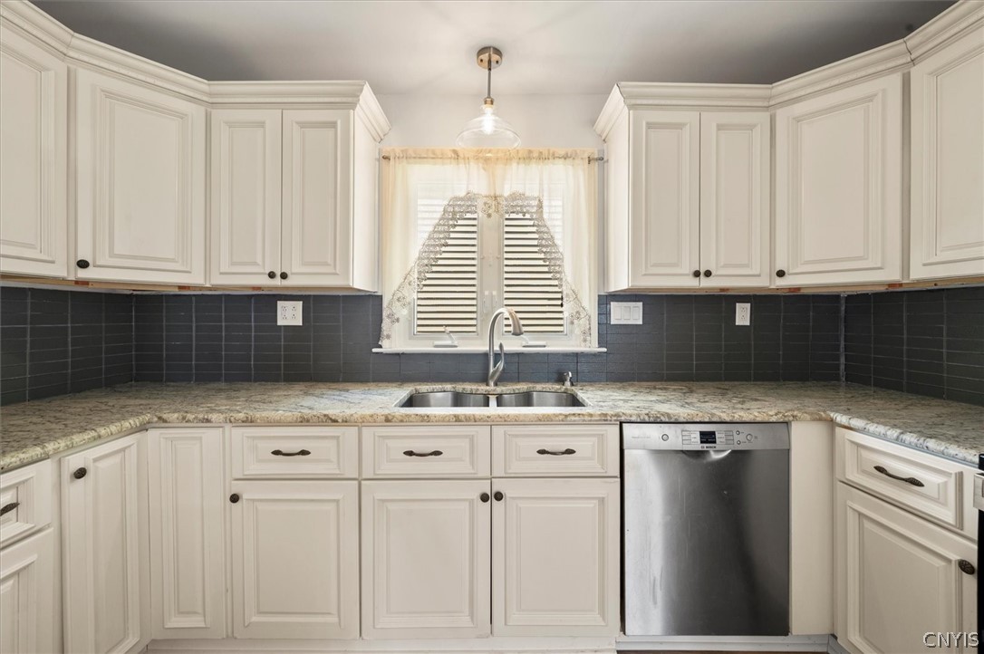 2515 Edgewood Road Utica, NY 13501 - Photo 10 of 50