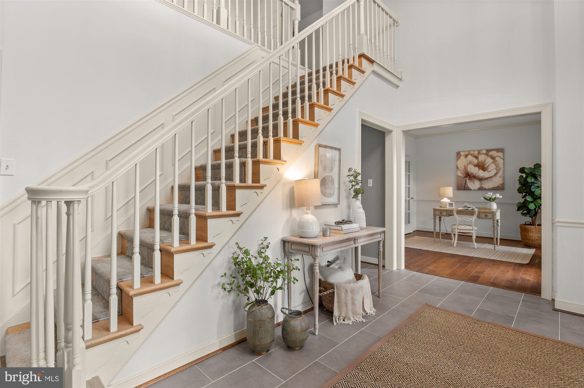 10905 Forest Ridge Terrace North Potomac, MD 20878 - Photo 2 of 33 Dramatic 2 Story Entry Foyer
