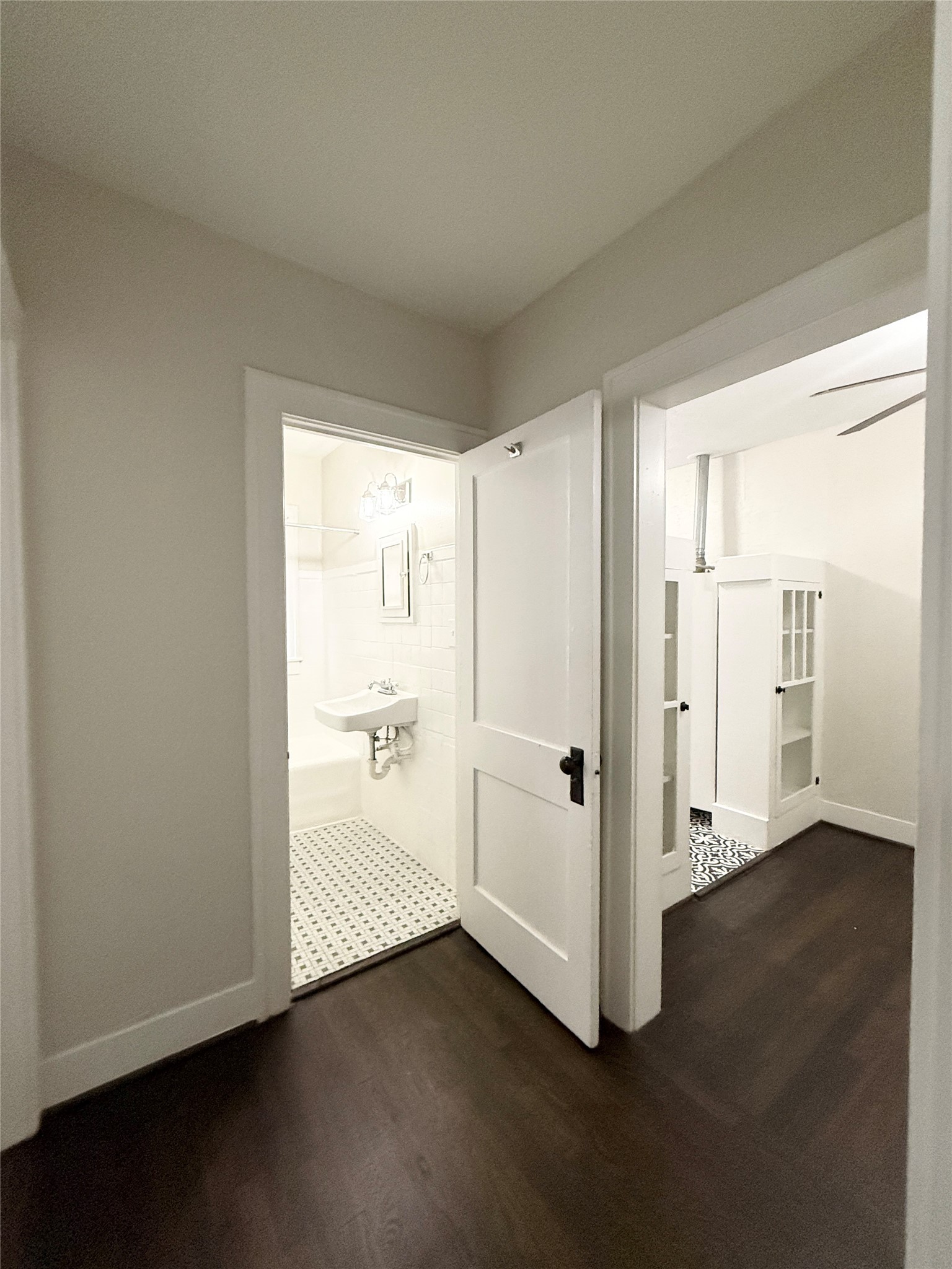 1136 Berthea Street, Unit 11 Houston, TX 77006 - Photo 6 of 14