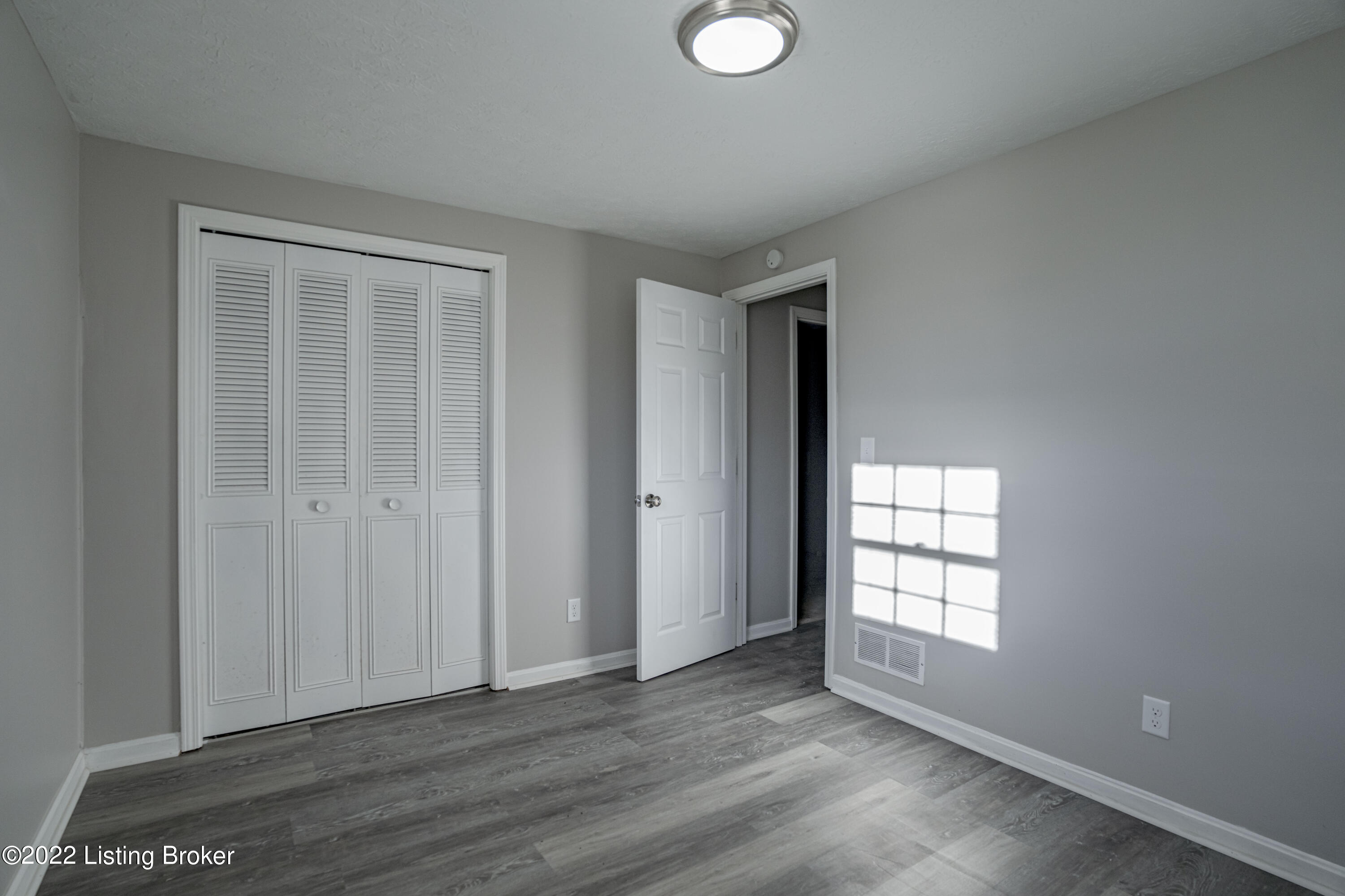 272 Topfield Road Louisville, KY 40229 - Photo 30 of 52 DSC01399