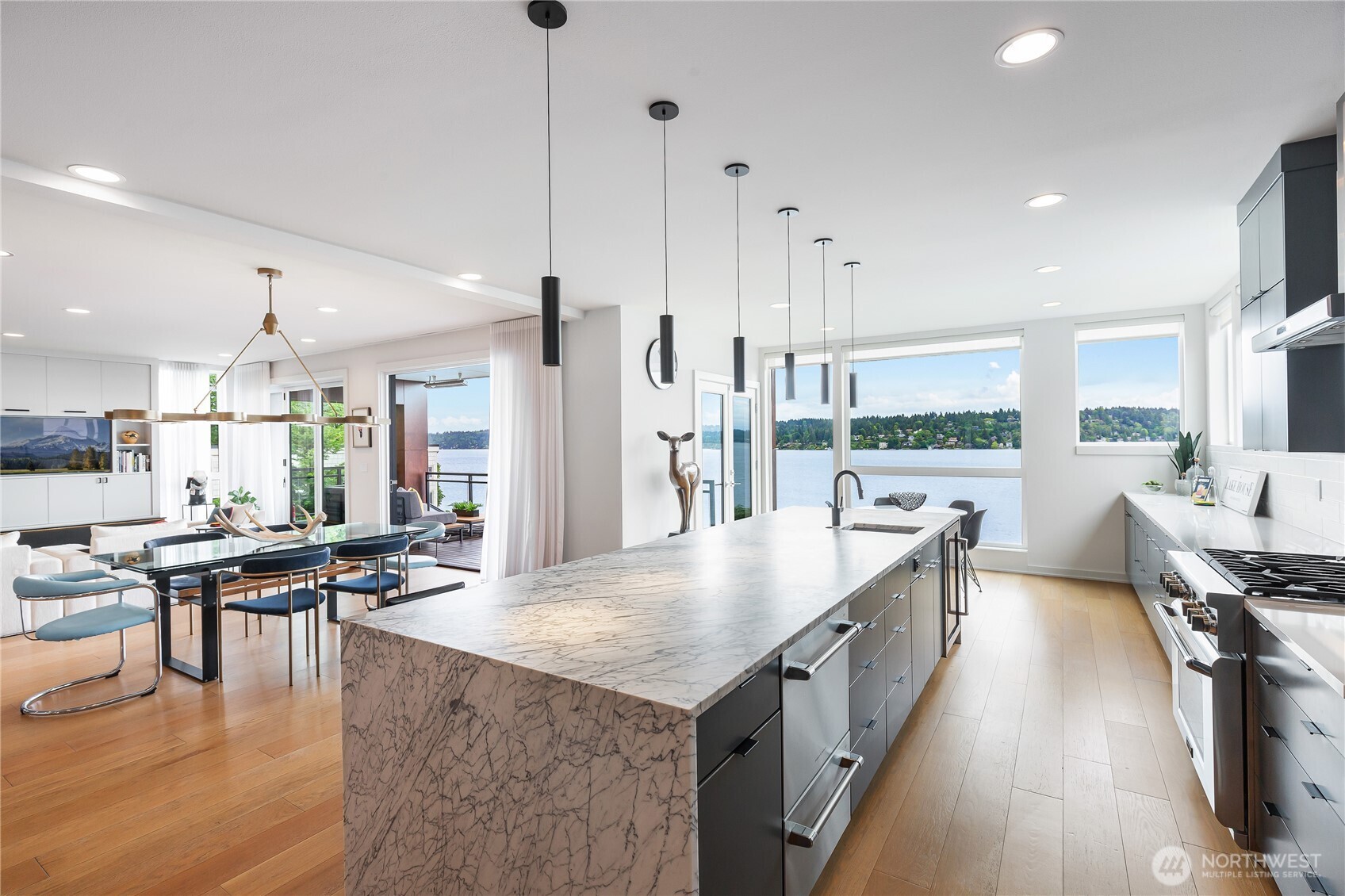 7734 Seward Park Avenue South Seattle, WA 98118 - Photo 16 of 40