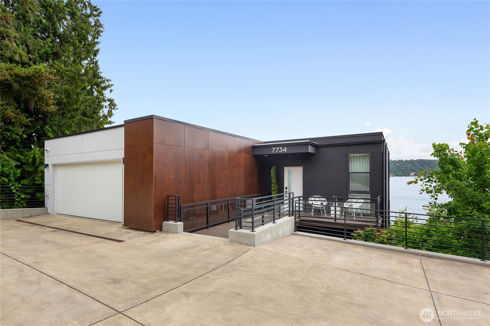 7734 Seward Park Avenue South Seattle, WA 98118 - Photo 4 of 40