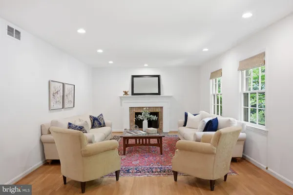 $1,100,000 | 4313 Westbrook Lane, Kensington, MD 20895