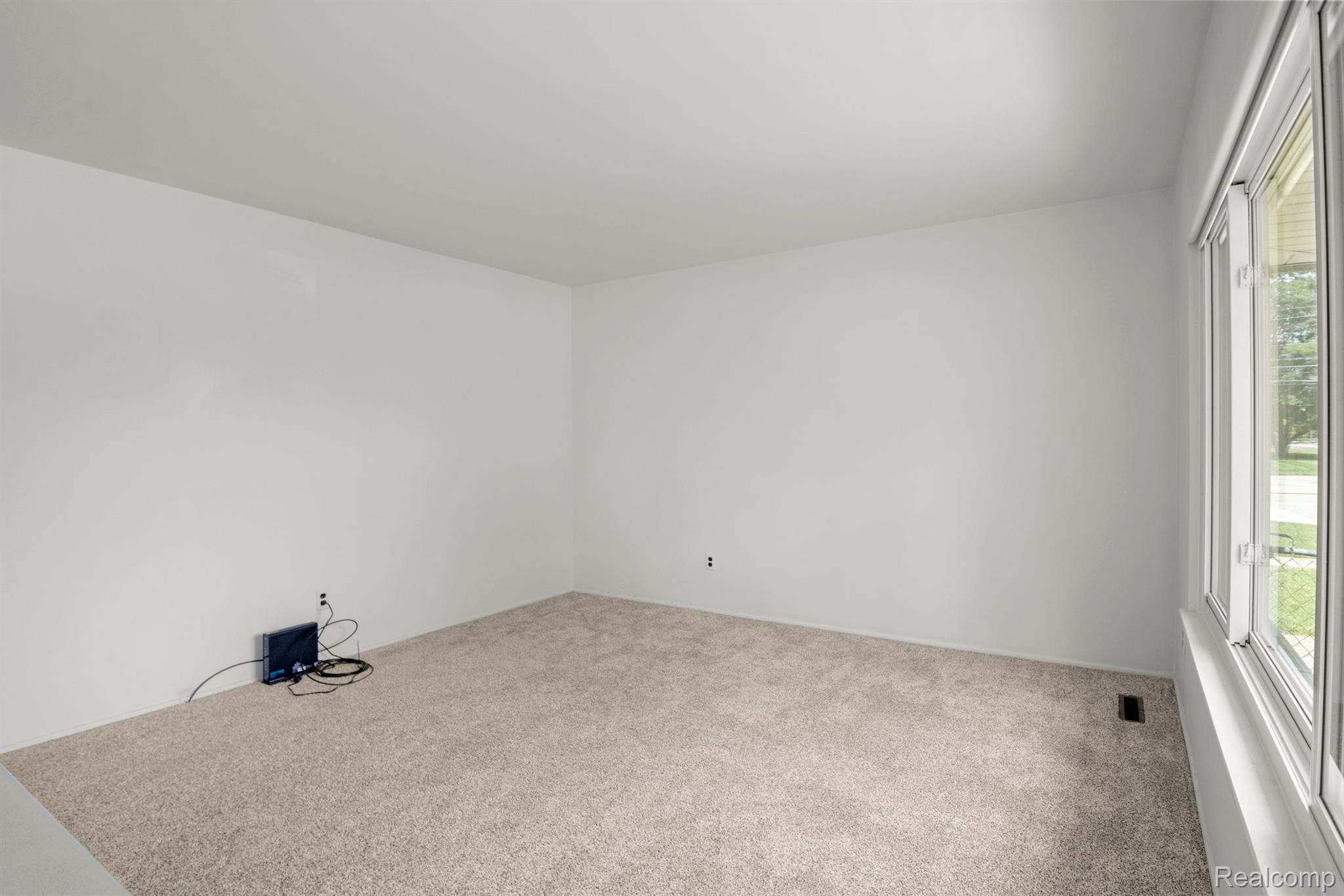 2195 Stratford Drive Troy, MI 48083 - Photo 7 of 36