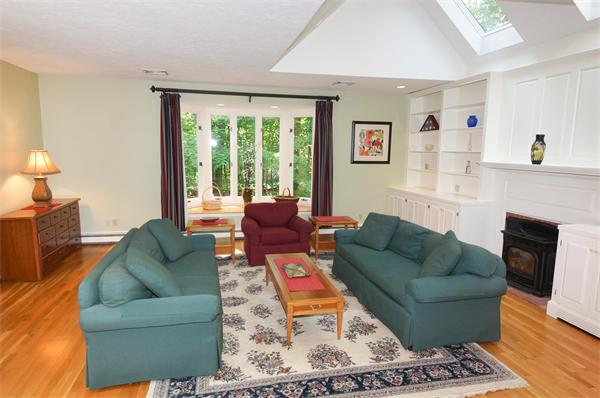 39 Flagg Road Southborough, MA 01772 - Photo 4 of 19 Gallery Image 4