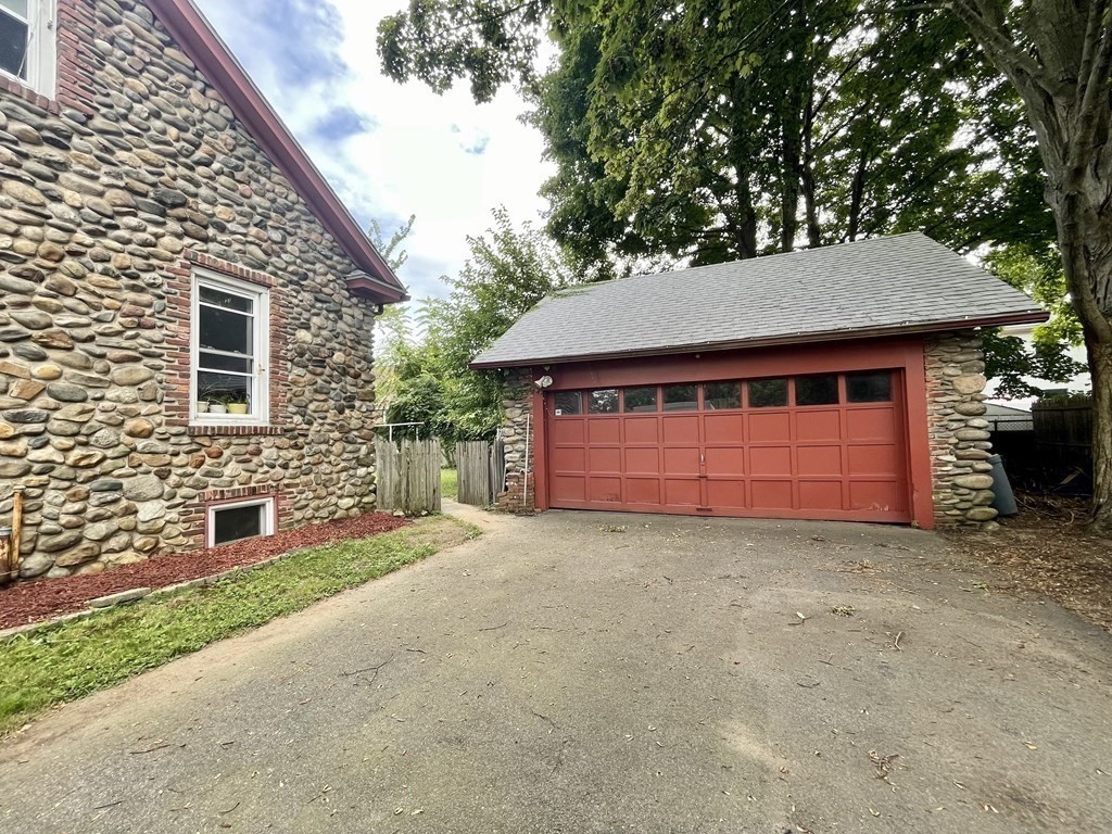 15 Ralph Street Agawam, MA 01030 - Photo 3 of 35 Gallery Image 3