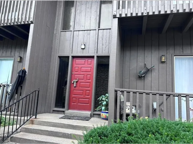 $1,500 | 423 West 104th Street, Unit C, Kansas City, MO 64114