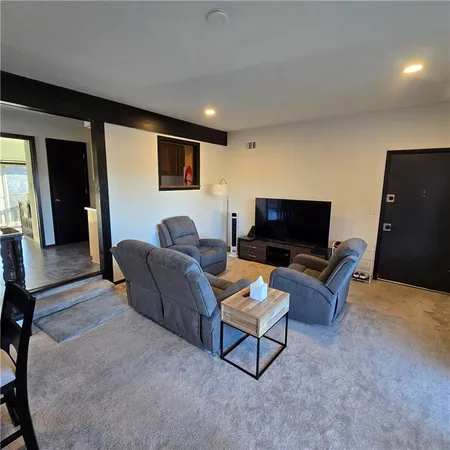 $1,500 | 423 West 104th Street, Unit C, Kansas City, MO 64114