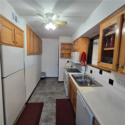 $1,500 | 423 West 104th Street, Unit C, Kansas City, MO 64114