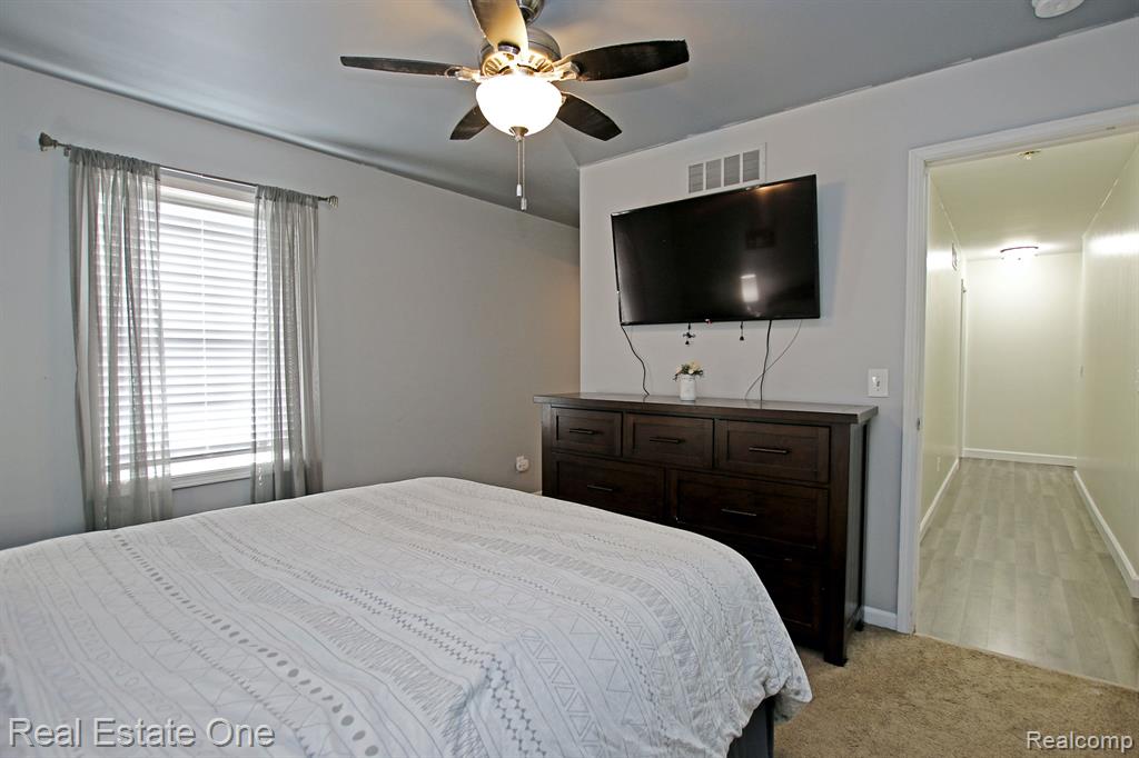 3250 Frembes Road Waterford, MI 48329 - Photo 20 of 45 Gallery Image 20