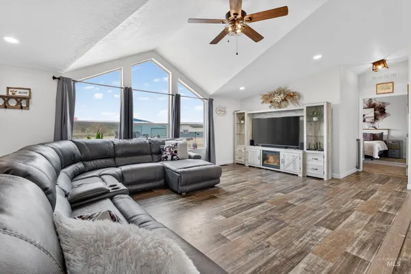 $584,900 | 728 Chase Lane, Melba, ID 83641