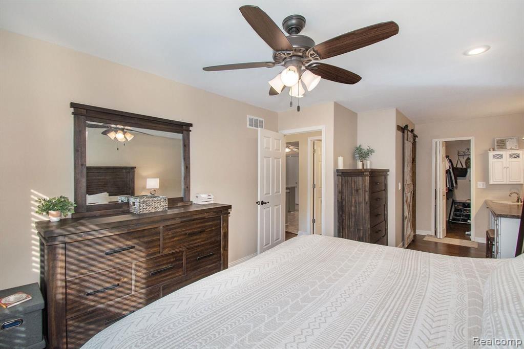 1366 Crescent Lane Rochester Hills, MI 48306 - Photo 16 of 30