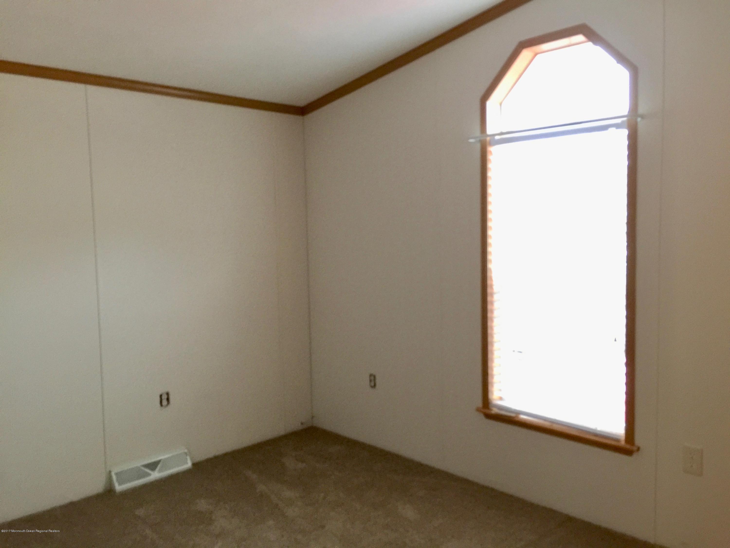151 Lane B Hazlet, NJ 07730 - Photo 5 of 8 IMG_2705