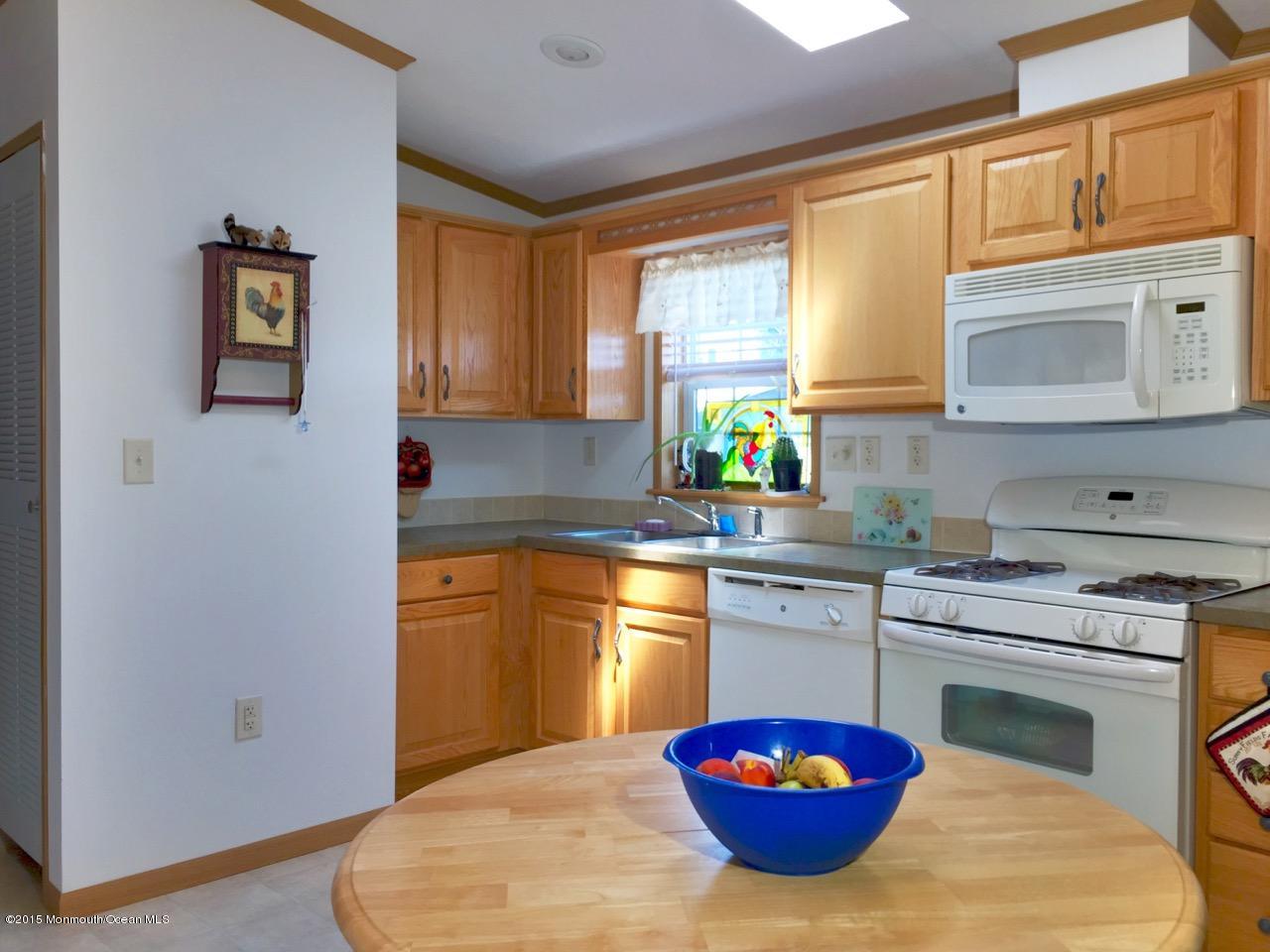 151 Lane B Hazlet, NJ 07730 - Photo 8 of 8 IMG_7923
