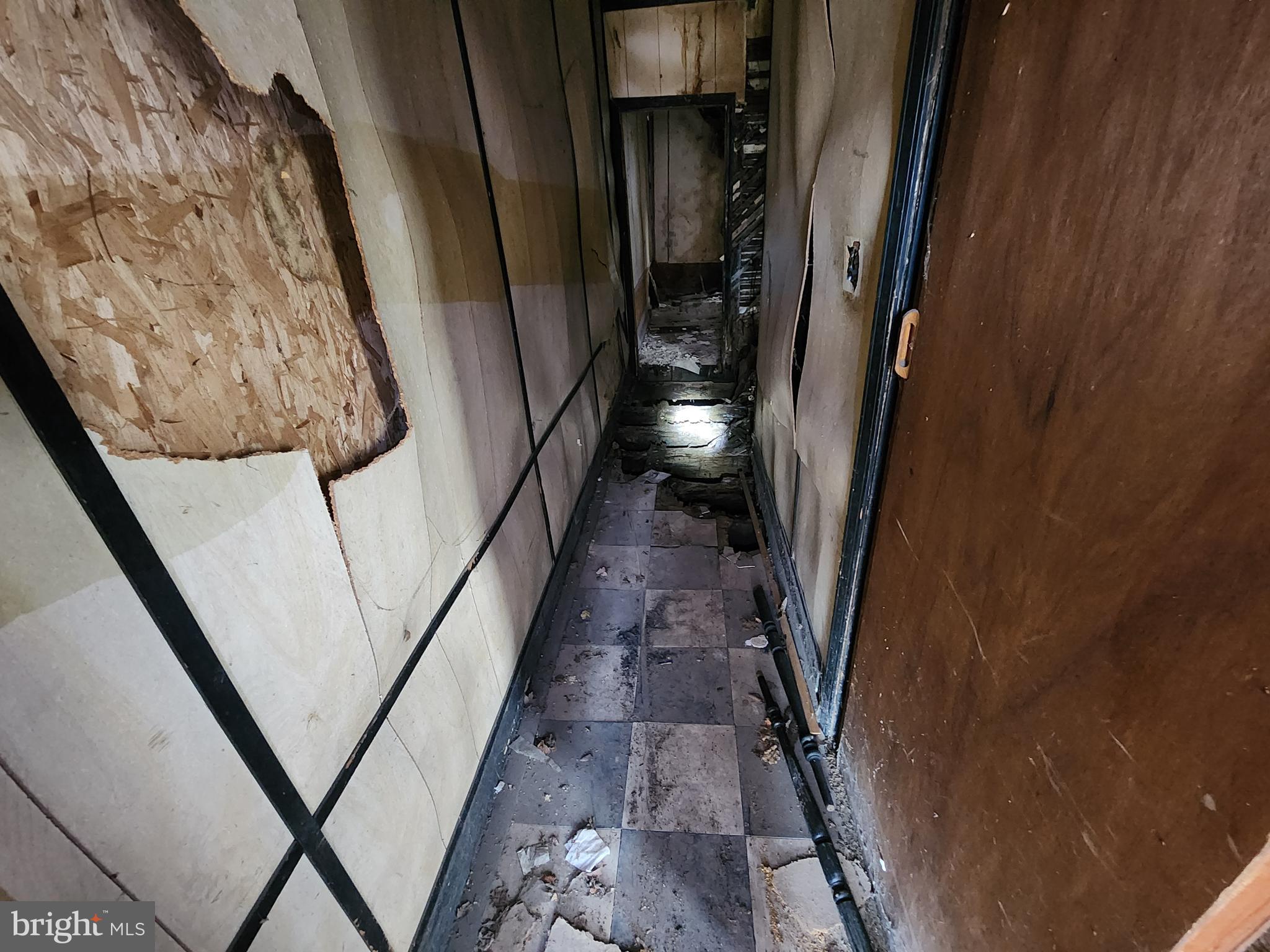 1344 Division Street Baltimore, MD 21217 - Photo 5 of 8 a close view of a shower