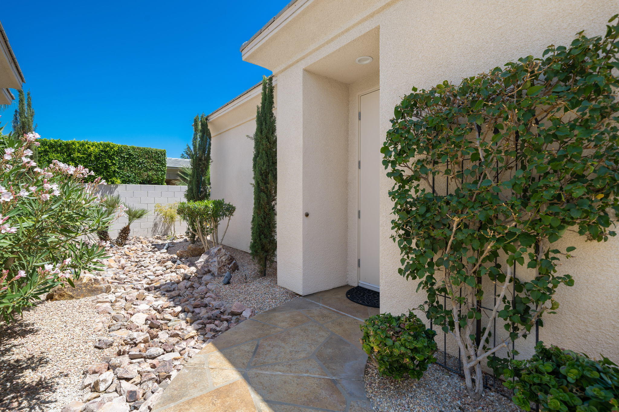 5 Lyon Road Rancho Mirage, CA 92270 - Photo 11 of 50 a view of a house with a yard
