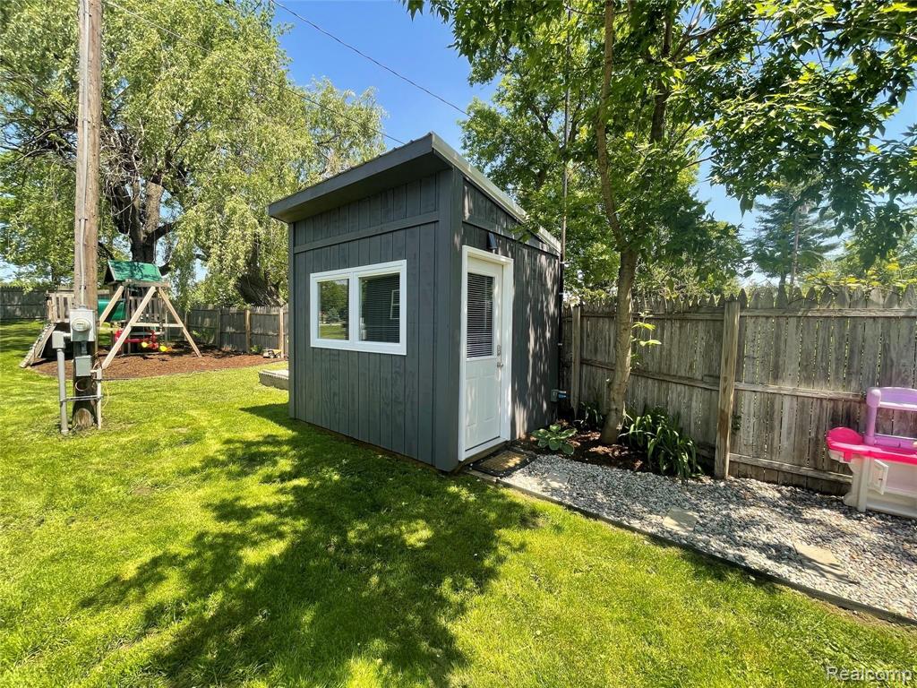 3511 Green Corners Road Metamora, MI 48455 - Photo 8 of 25