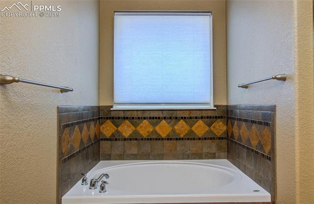 2384 Cinnabar Road Colorado Springs, CO 80921 - Photo 13 of 28 Large soaking tub.