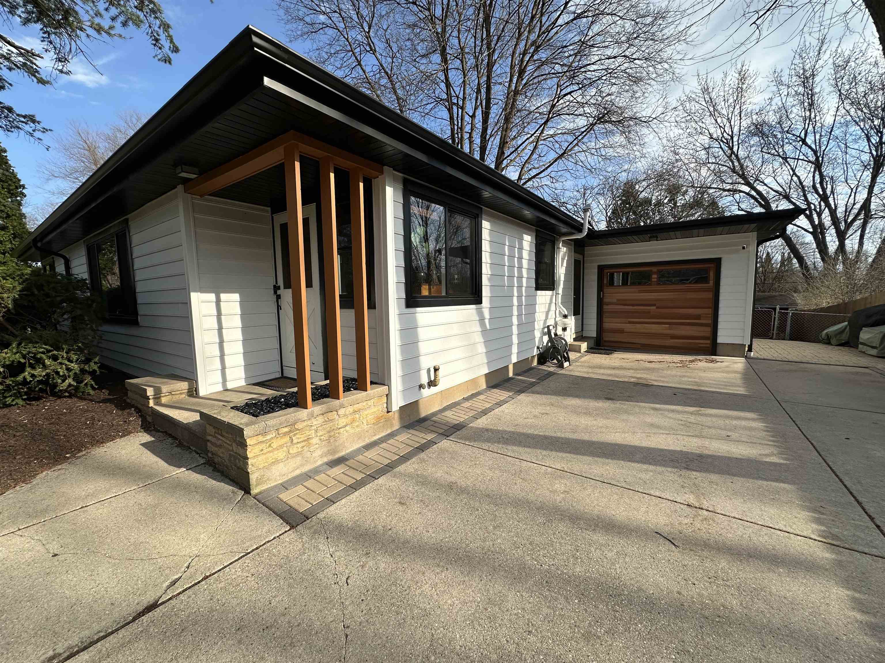 5009 East Buckeye Road Madison, WI 53716 - Photo 4 of 43