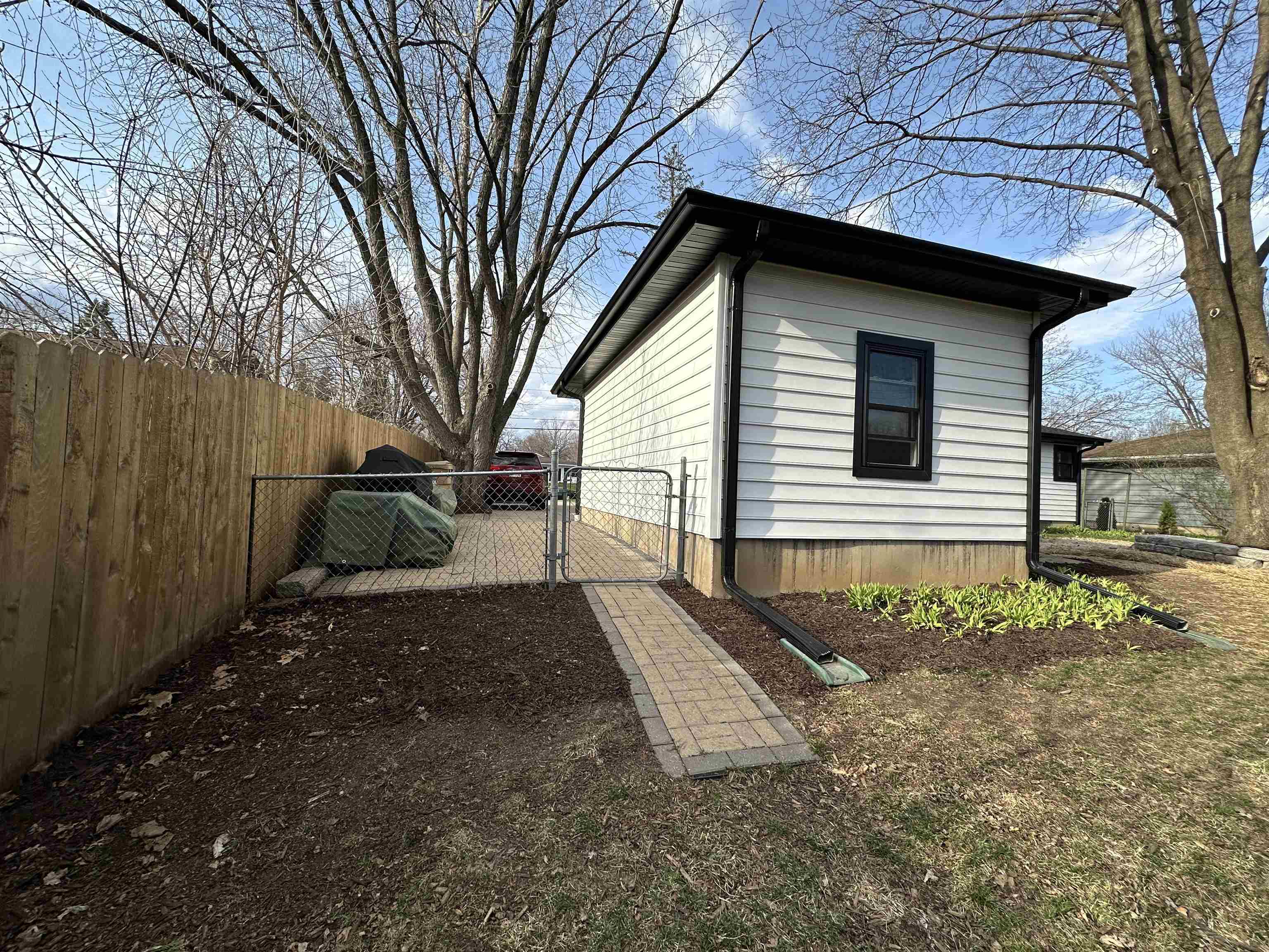 5009 East Buckeye Road Madison, WI 53716 - Photo 6 of 43