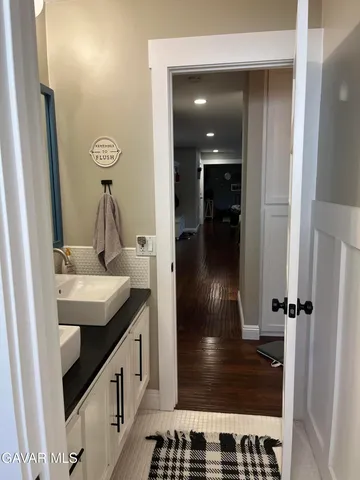 a view of a livingroom and dining room