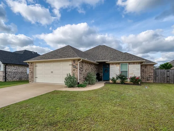 $305,000 | 1803 Jessica Drive, Whitehouse, TX 75791