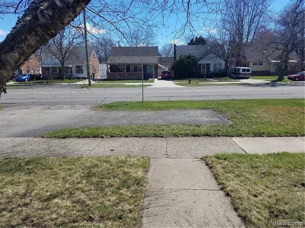 9583 Inkster Road Livonia, MI 48150 - Photo 27 of 27 Front parking pad .
