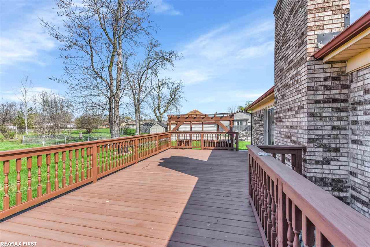 27111 Campbell Road Warren, MI 48093 - Photo 3 of 32