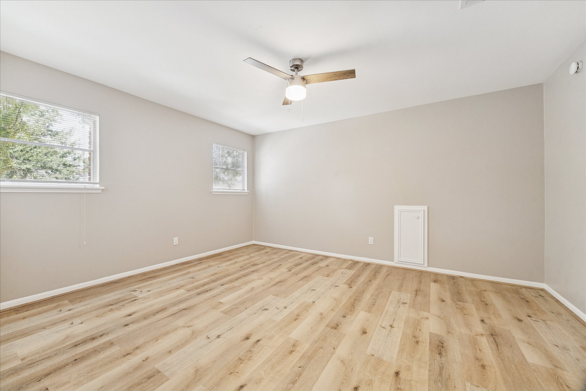 1502 Big Horn Drive Houston, TX 77090 - Photo 31 of 36 a view of an empty room with a window