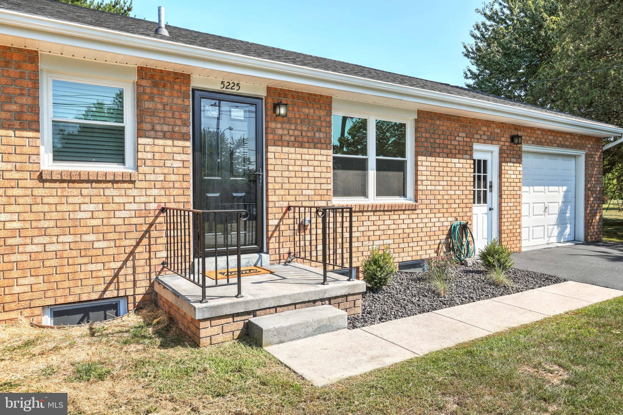 5225 Grandview Road Hanover, PA 17331 - Photo 4 of 29