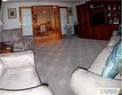 21 Jordan Road Colonia, NJ 07067 - Photo 11 of 22