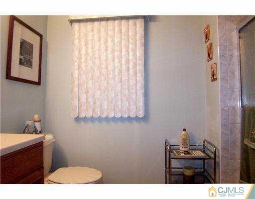 21 Jordan Road Colonia, NJ 07067 - Photo 12 of 22