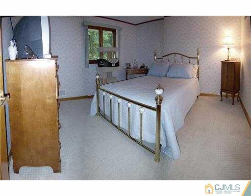 21 Jordan Road Colonia, NJ 07067 - Photo 17 of 22