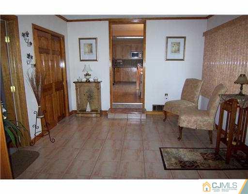 21 Jordan Road Colonia, NJ 07067 - Photo 6 of 22